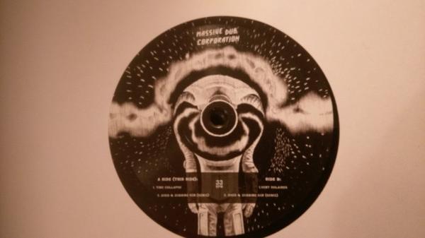 Massive Dub Corporation - Time Collapse / Vent Solaires
